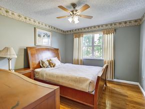 1001 SW 100th Ter, Pembroke Pines FL 33025