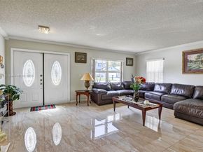 1001 SW 100th Ter, Pembroke Pines FL 33025