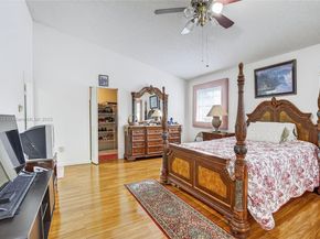 1001 SW 100th Ter, Pembroke Pines FL 33025