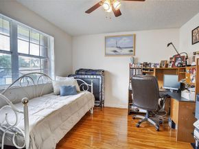 1001 SW 100th Ter, Pembroke Pines FL 33025