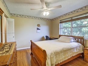 1001 SW 100th Ter, Pembroke Pines FL 33025