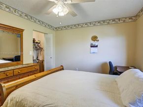 1001 SW 100th Ter, Pembroke Pines FL 33025