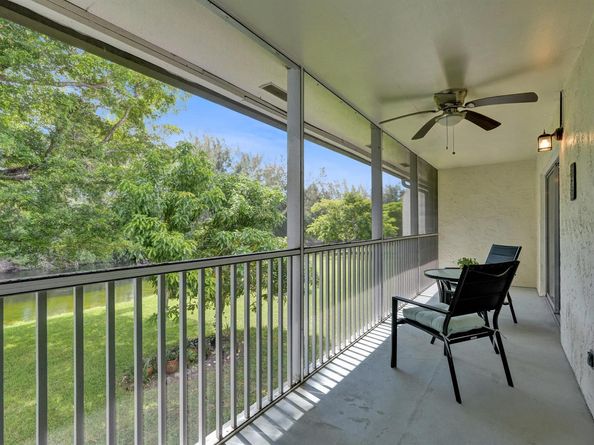 130 LAKE MERYL Drive 227, West Palm Beach FL 33411