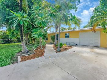 740 NE 50th Ct