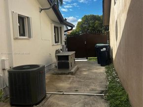 461 SW 89th Ct, Miami FL 33174