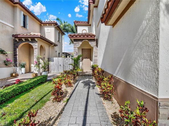 560 SE 33rd Ter, Homestead FL 33033