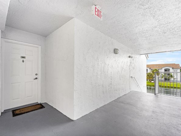 2620 S University Drive 308, Davie FL 33328