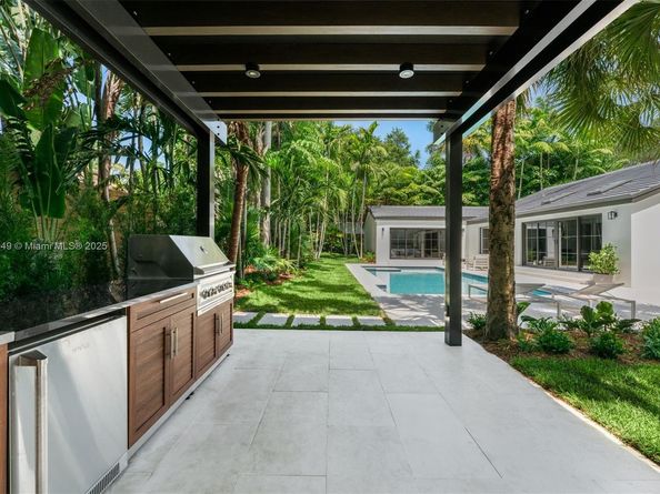 3883 Wood Ave, Miami FL 33133