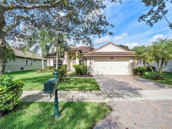 7009 NW 113th Ave, Parkland FL 33076