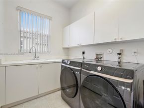 7009 NW 113th Ave, Parkland FL 33076