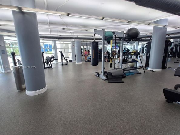 253 NE 2nd St 2606, Miami FL 33132