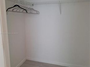 253 NE 2nd St 2606, Miami FL 33132