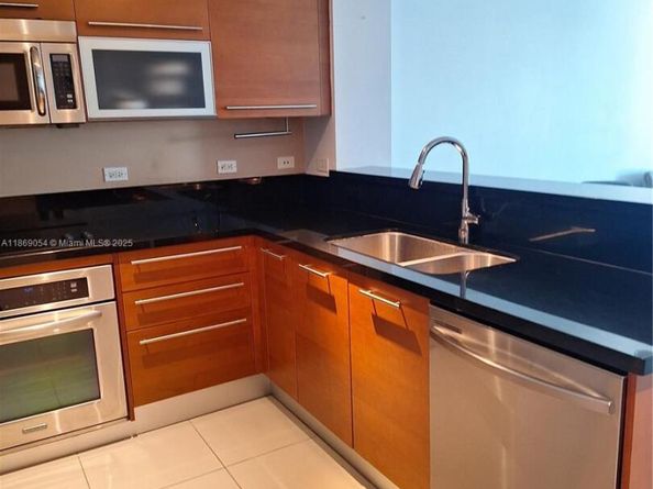 253 NE 2nd St 2606, Miami FL 33132