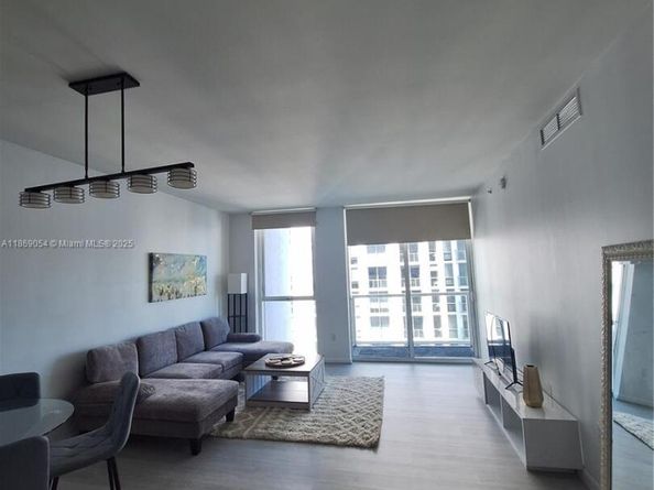 253 NE 2nd St 2606, Miami FL 33132