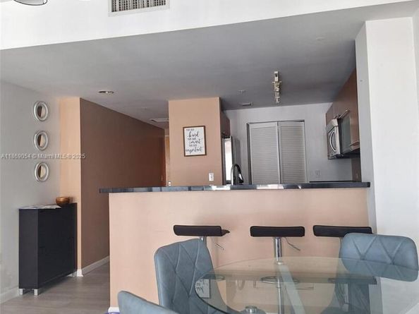 253 NE 2nd St 2606, Miami FL 33132