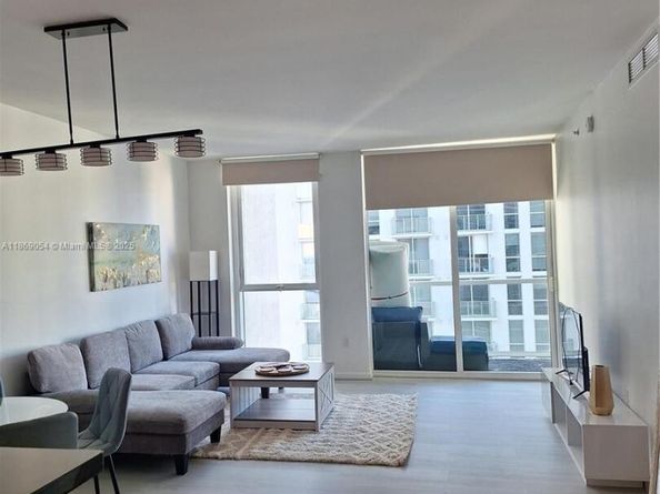 253 NE 2nd St 2606, Miami FL 33132