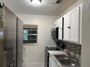 13041 NW 17th Ct, Miami FL 33167