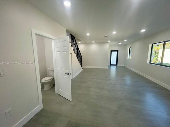 1121 NW 25th St, Miami FL 33127