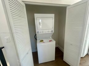 1121 NW 25th St, Miami FL 33127