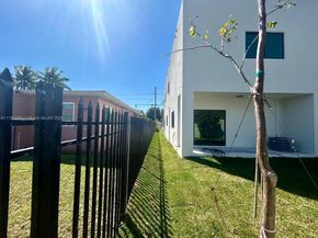 1121 NW 25th St, Miami FL 33127