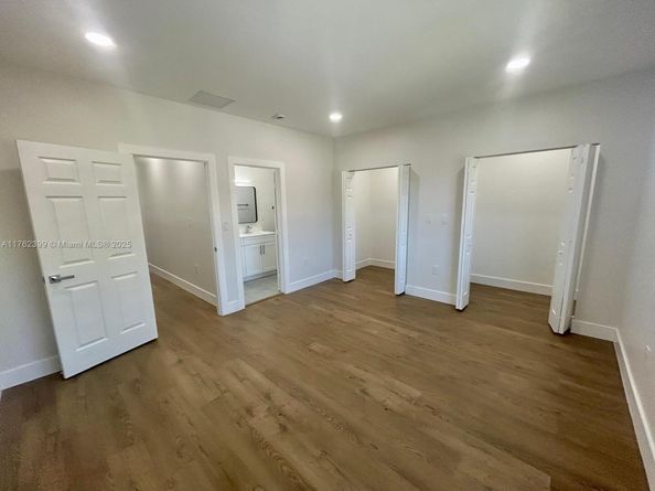 1121 NW 25th St, Miami FL 33127