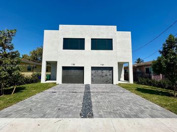 1121 NW 25th St