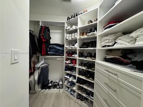 3750 NE 170th St 302, North Miami Beach FL 33160