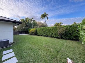 3750 NE 170th St 302, North Miami Beach FL 33160