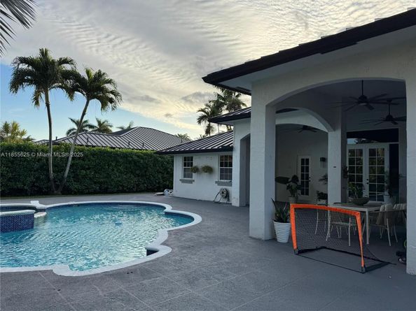 3750 NE 170th St 302, North Miami Beach FL 33160