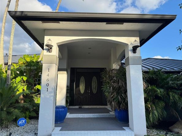 3750 NE 170th St 302, North Miami Beach FL 33160