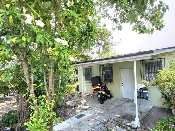 683 NW 30th St, Miami FL 33127