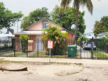683 NW 30th St