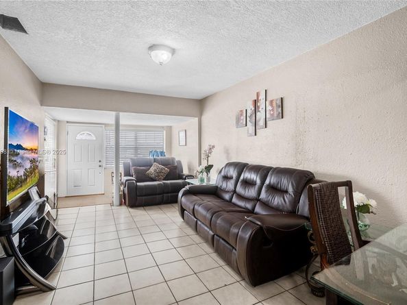 479 E 32nd St, Hialeah FL 33013
