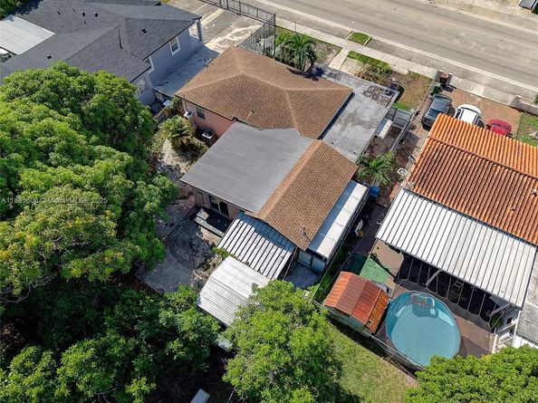 479 E 32nd St, Hialeah FL 33013
