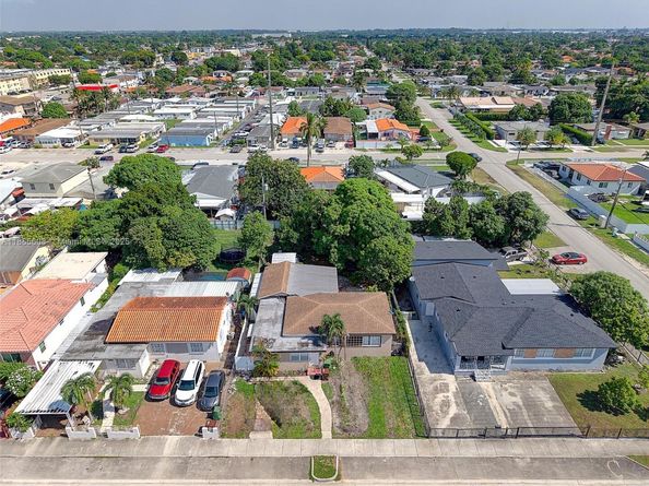 479 E 32nd St, Hialeah FL 33013