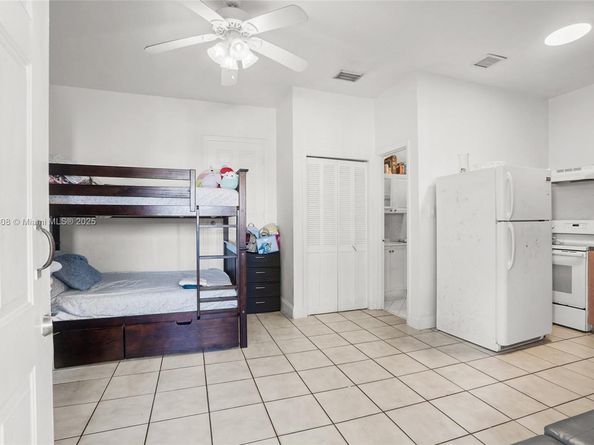 479 E 32nd St, Hialeah FL 33013