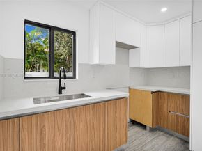 19720 NW 33rd Ave, Miami Gardens FL 33056