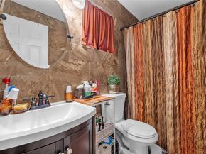2175 NW 50th St, Miami FL 33142