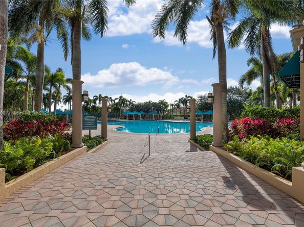 1646 NW 144th Way, Pembroke Pines FL 33028