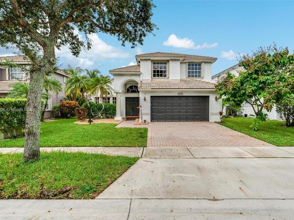 1646 NW 144th Way, Pembroke Pines FL 33028