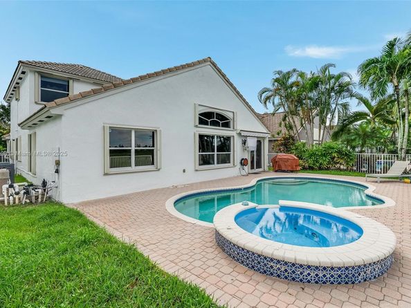 1646 NW 144th Way, Pembroke Pines FL 33028