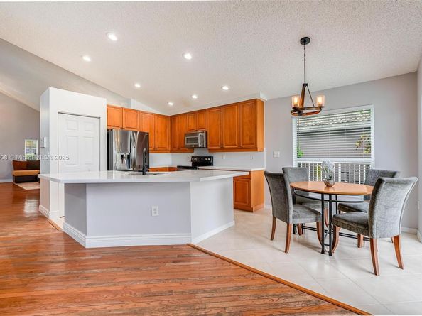 1646 NW 144th Way, Pembroke Pines FL 33028