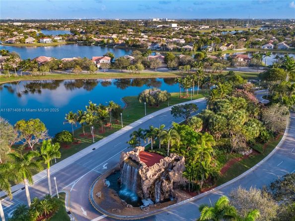 1646 NW 144th Way, Pembroke Pines FL 33028