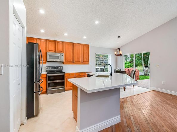 1646 NW 144th Way, Pembroke Pines FL 33028