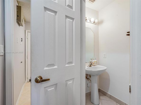 1646 NW 144th Way, Pembroke Pines FL 33028