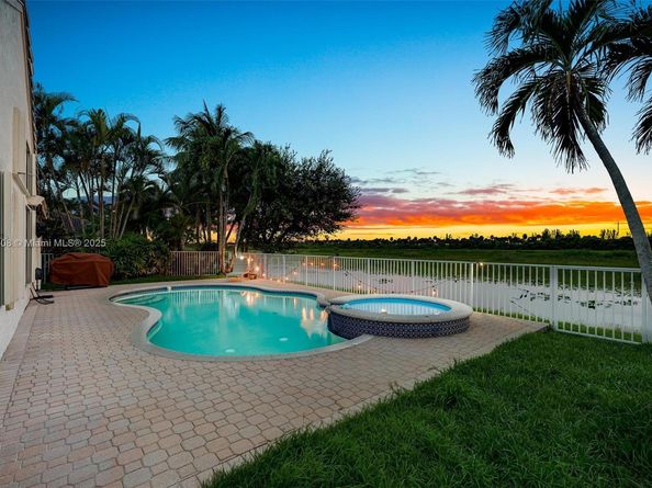 1646 NW 144th Way, Pembroke Pines FL 33028