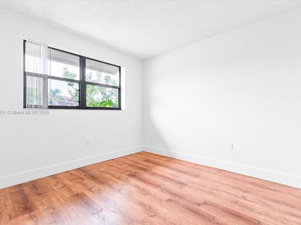 9939 Nob Hill Pl 9939, Sunrise FL 33351