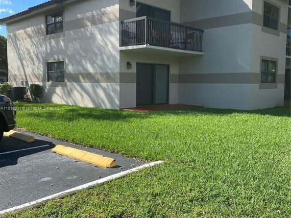 9939 Nob Hill Pl 9939, Sunrise FL 33351