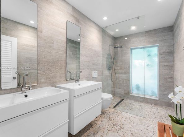 1065 N Shore Dr, Miami Beach FL 33141