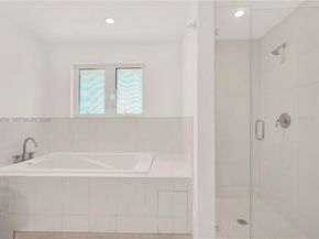 527 SW 20th Rd, Miami FL 33129